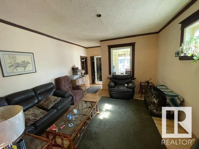 11322 96 ST NW Edmonton, Alberta in Houses for Sale in Edmonton - Image 3