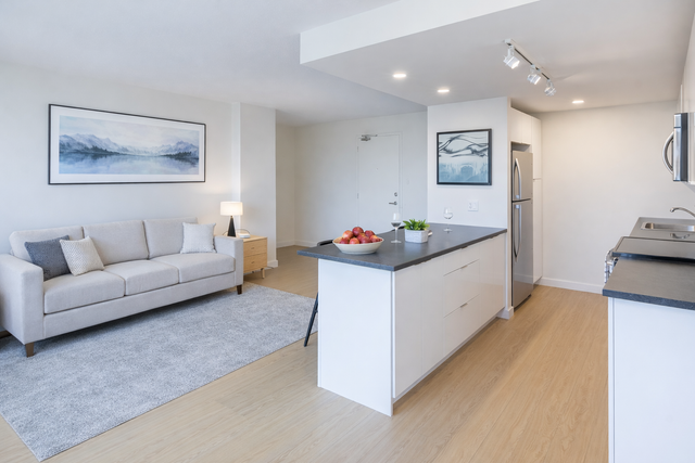 FORT HOWE- BEAUTIFUL 2BD - HEATED APARTMENT SEPT 15TH
