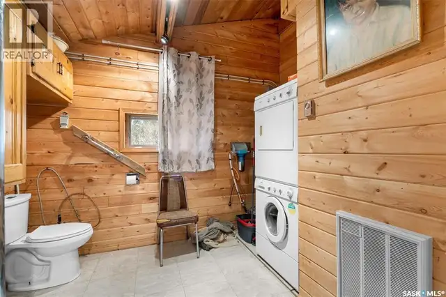 12 Lakeview DRIVE Northern Admin District, Saskatchewan in Houses for Sale in Meadow Lake - Image 11