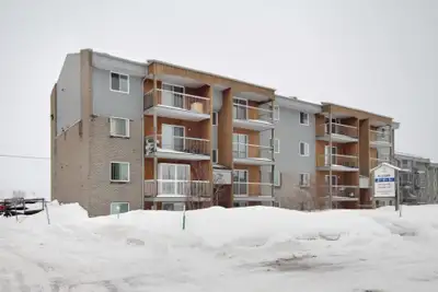 Beaux 3 1/2 et 4 1/2 JUILLET, situé à Charny (Lévis) à 5 minutes des ponts avec balcon. Près de tous...