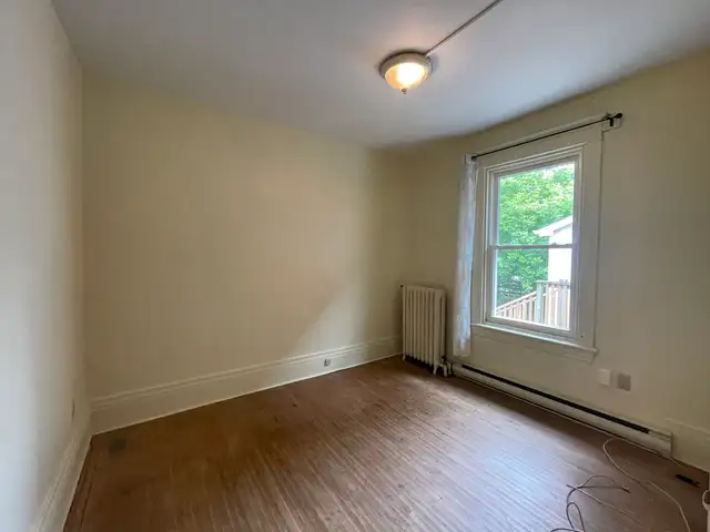 2 bed apt close to groceries, restaurants & more- 2-593 Johnson in Long Term Rentals in Kingston - Image 7