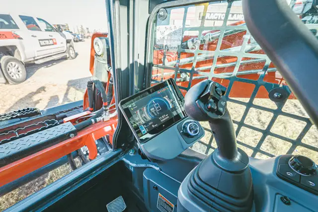 2026 Kubota SVL 75-3 in Heavy Equipment in Calgary - Image 3