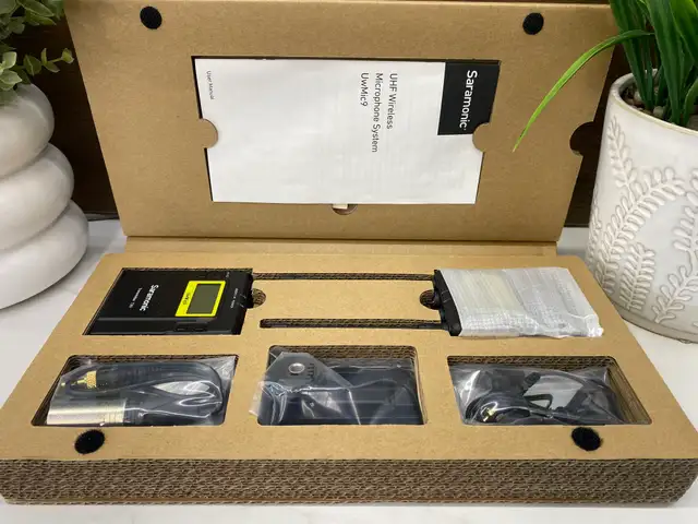 Saramonic UwMic9 UHF Wireless Microphone System RX9+TX9 Package in Pro Audio & Recording Equipment in City of Toronto - Image 4