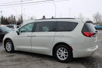 WELL MAINTAINED Experience The Perfect Blend Of Style, Comfort, And Practicality With The 2019 Chrys... (image 4)