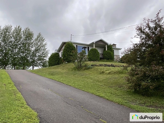 $275,000 - Bungalow for sale in Roberval — photo 1