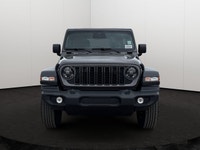 Cloth Low-Back Bucket Seats, Remote Start System, Heated Front Seats, Heated Steering Wheel, Uconnec... (image 6)