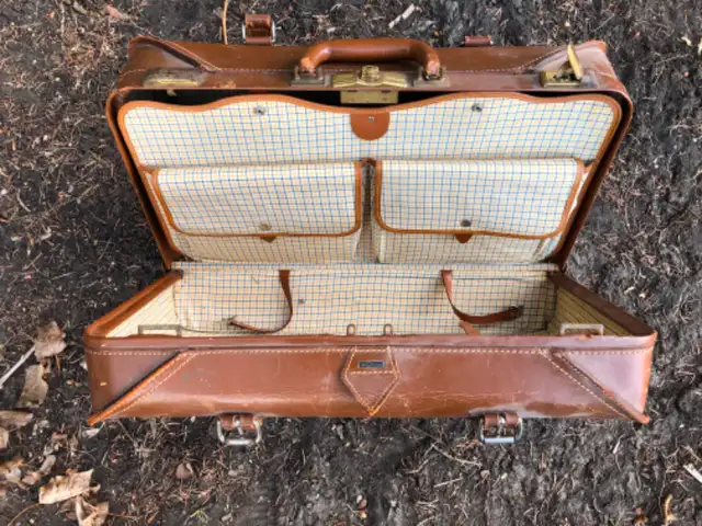 Vintage Suitcase62863738307587122