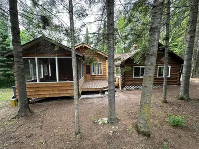 R27//Victoria Beach/Victoria Beach Charm!! This Classic Cottage has been lovingly maintained and upk...