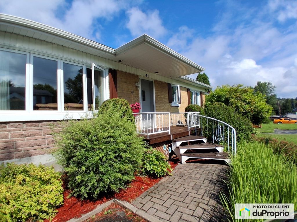 $449,500 - Bungalow for sale in Chicoutimi (Chicoutimi-Nord) — photo 3