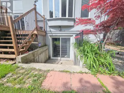 LOWER - 55B BETHUNE BOULEVARD Toronto (Scarborough Village), Ont