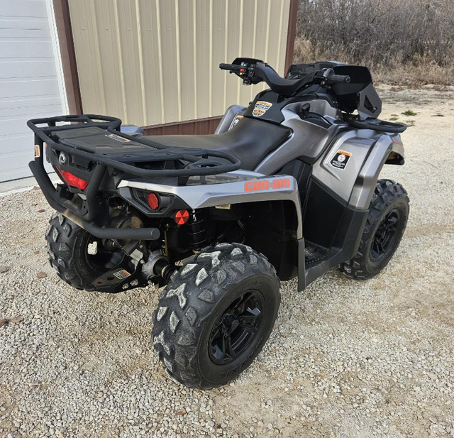 2017 CAN-AM OUTLANDER 570 XT EPS (FINANCING AVAILABLE) in ATVs in Strathcona County - Image 8