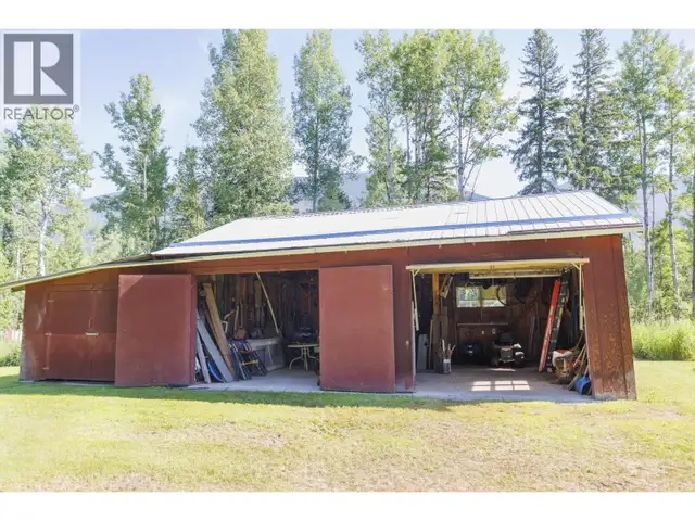 855 BRIDGE ROAD McBride, British Columbia in Houses for Sale in Quesnel - Image 9