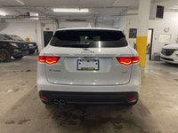2017 Jaguar F-Pace 20d R-Sport AWD | Diesel | Panoramic Roof | Navigation This White F-Pace 20d R-Sp... (image 5)