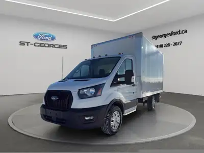 SUPERBE 2023 FORD TRANSIT T 250 CUBE 12 PIEDS BOITE TRANSIT AVEC RAMPE TOUT EQUIPÉ INSPECTÉ ET GARAN...