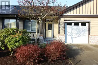 Welcome to Unit 28 at Applewood Estates, one of the largest townhomes in this desirable enclave, boa...