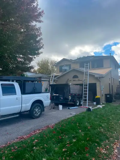 Looking for a Roofing Services? Reliable Hua Hui Roofing Inc is your best choice. ☎️ 416-605-0326. J...