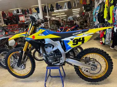 2019 SUZUKI RMZ450 -GOLD EXCEL RIMS -APPX 30HOURS -WORKS CONNECTION HOLESHOT DEVICE -ACERBIS SKID PL...