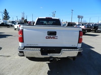 Welcome to Central Truck Sales. 2015 GMC SLE DURAMAX DIESEL 3500 H/D (¾ TON ) 4x4, Automatic transmi... (image 6)