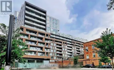 Welcome to Riverside Square in the heart of South Riverdale/Leslieville! This bright and stylish 2-B...