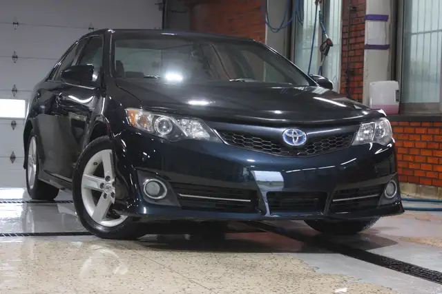 2014 Toyota Camry Hybrid SE