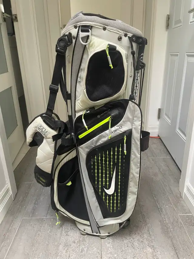 Nike Performance Hybrid Golf Stand Carry Bag Black Gray Green 14 in Golf in City of Toronto - Image 3