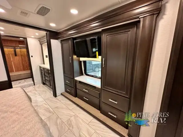 2024 Entegra Coach Anthem 44D 450 h.p. / 1250 ft-Lbs of Torque in RVs & Motorhomes in Moncton - Image 35