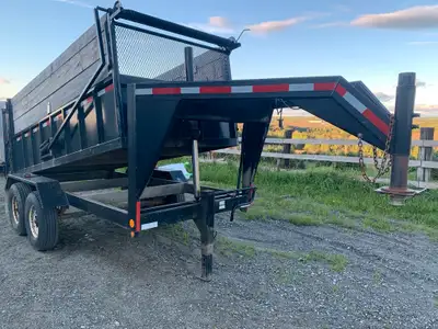 Remorque fifthwheel 2003 dompeur 5 x 12 En très bonne condition et très robuste Toujours entreposé a...