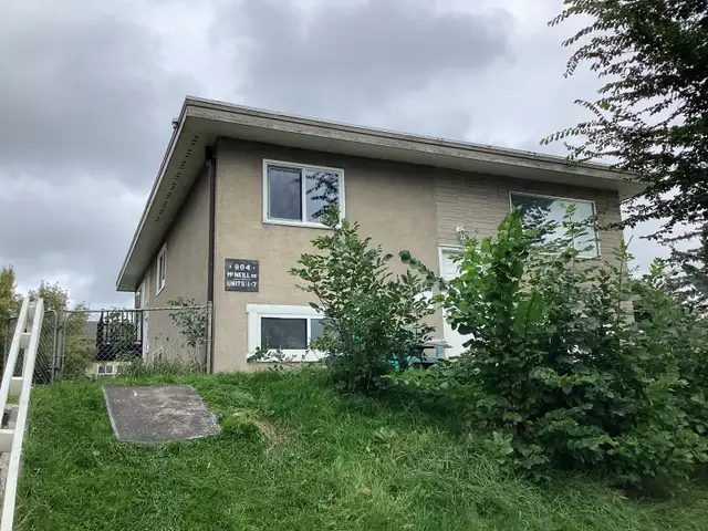 3 bedroom townhouse for rent in NE Mayland hights T2E 5W6