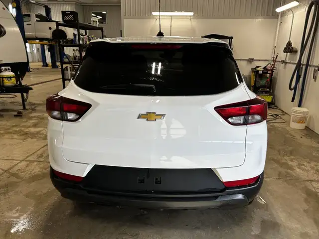 2023 CHEVROLET TRAIL BLAZER LT in Cars & Trucks in Owen Sound - Image 4