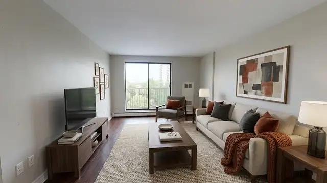1 BD Suite with Balcony - Heat and Water Included