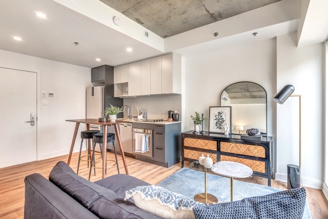 235 rue Young — photo 1