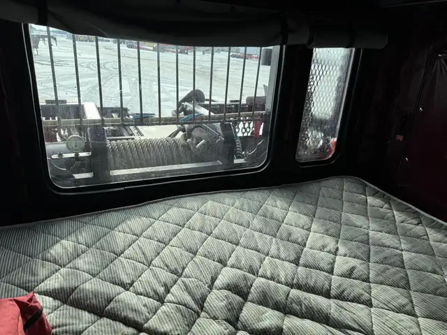 2009 KENWORTH C500 in Heavy Trucks in Saskatoon - Image 21