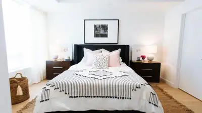 Beautiful 1 bedroom with a water view for June 15th!
