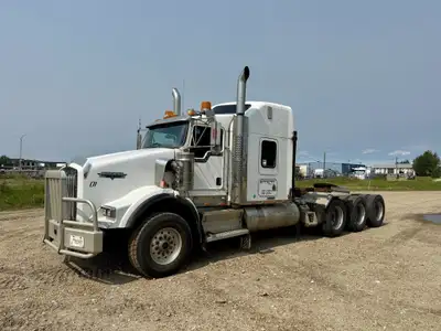 2010 KENWORTH T800 8X6 TRI DRIVE SLEEPER TRUCK TRACTOR - Cummins ISX 525 15.0 L 6 Cylinder 525 HP Di...