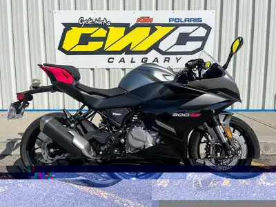 CLEARANCE SALE SAVE $725 ON CFMOTO 300SS! CALL/TEXT 403-230-1920.The 2025 CFMOTO 300SS is a lightwei...