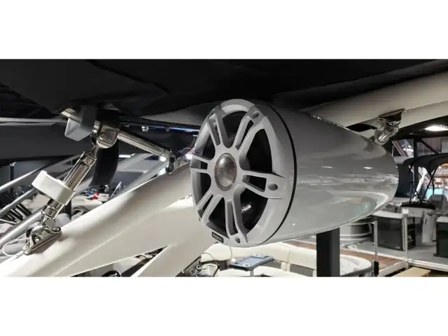 2023 Regal REGAL LS2 2023 in Powerboats & Motorboats in Québec City - Image 28