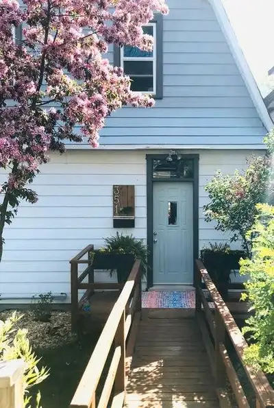 Upper- 351 Foley Street