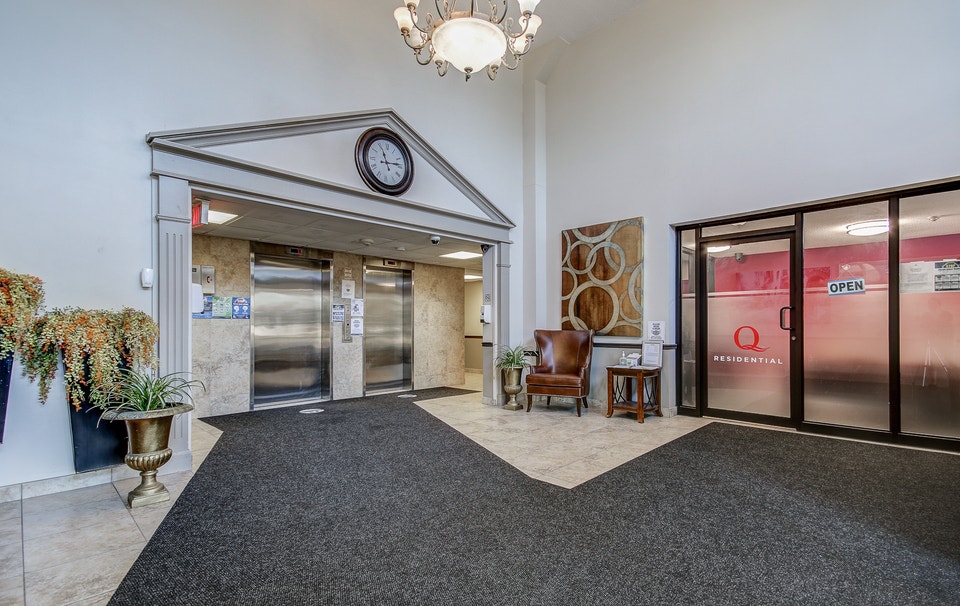 76 Roehampton Ave -   2 bedroom Apartment Available! 4