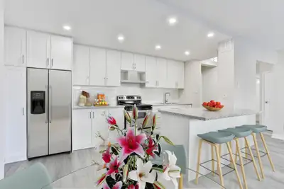 rayborn Heights can be found in an immersive area of Richmond Hill with many close by amenities, suc...