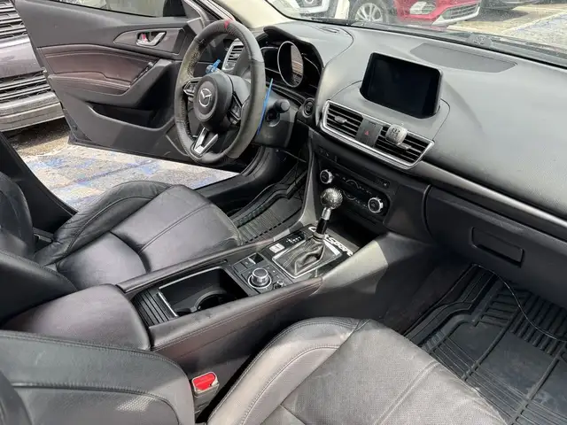 2018 Mazda Mazda3 GT Auto in Cars & Trucks in Longueuil / South Shore - Image 11