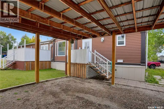 F2 1455 9th AVENUE NE Moose Jaw, Saskatchewan in Houses for Sale in Moose Jaw - Image 3