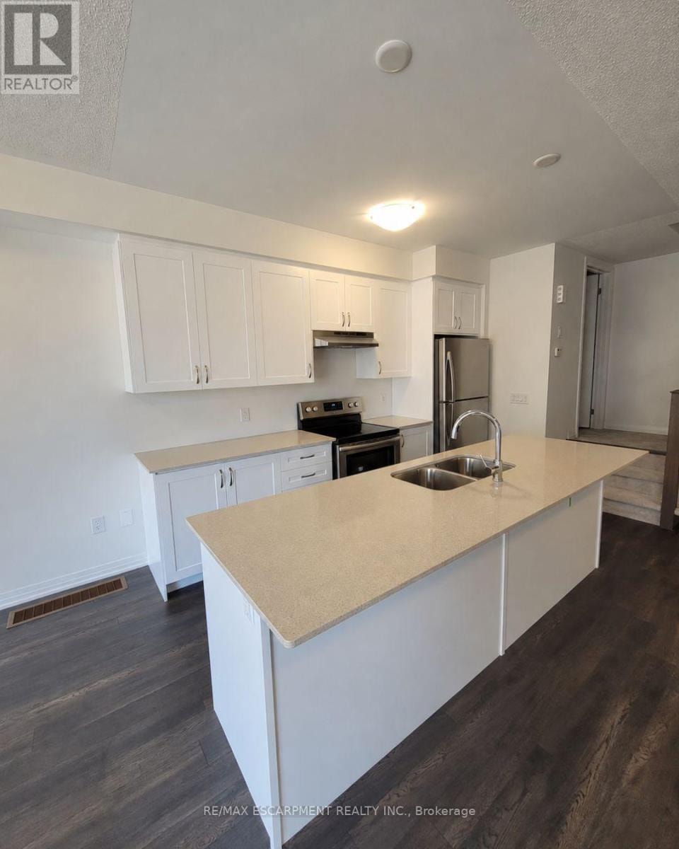 913 - 585 COLBORNE STREET E Brantford, Ontario 5