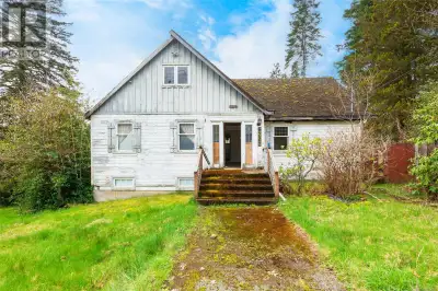 A Rare Rural Canvas with Unlimited Potential Tucked away on 3 peaceful acres in a prime rural settin...