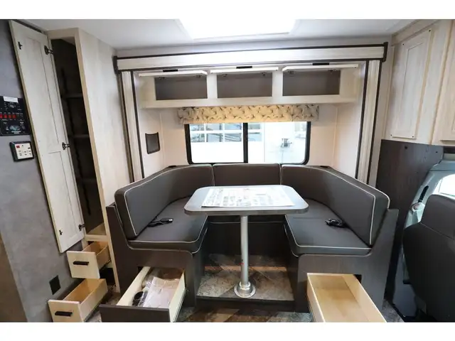 2026 Forest River Sunseeker NEUF 2500 Classe C /B+ Skirt paint + in RVs & Motorhomes in Laval / North Shore - Image 8