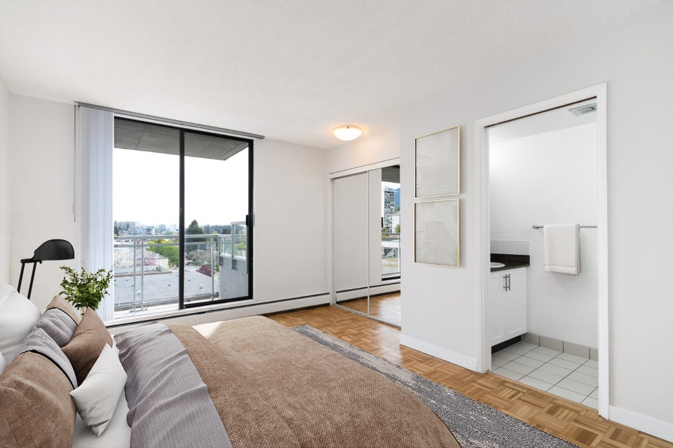 Hollyburn Plaza - 2 Bedroom Apartment for Rent 5