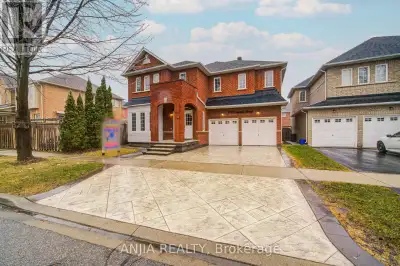 91 CRAWFORD STREET Markham (Berczy), Ontario