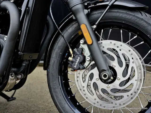 Triumph Bonneville T120 Black in Street, Cruisers & Choppers in Oshawa / Durham Region - Image 8