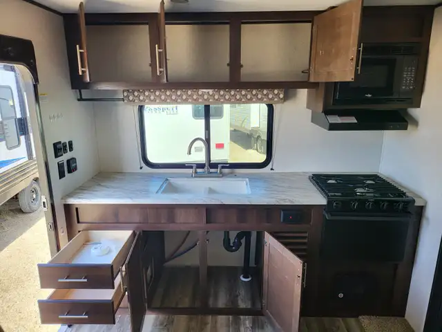 2019 Jayco JAY FLIGHT 235 RKS in Travel Trailers & Campers in St. Albert - Image 14