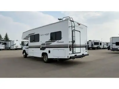 We are looking for good pre owned Rv's to buy or consign!! Coachmen Freelander Class C gas motorhome...