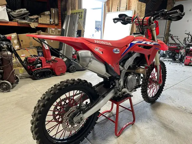 2022 Honda CRF 450R in Dirt Bikes & Motocross in Ottawa - Image 4